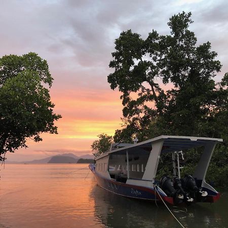 Nomad Divers Bangka Likupang Exteriör bild