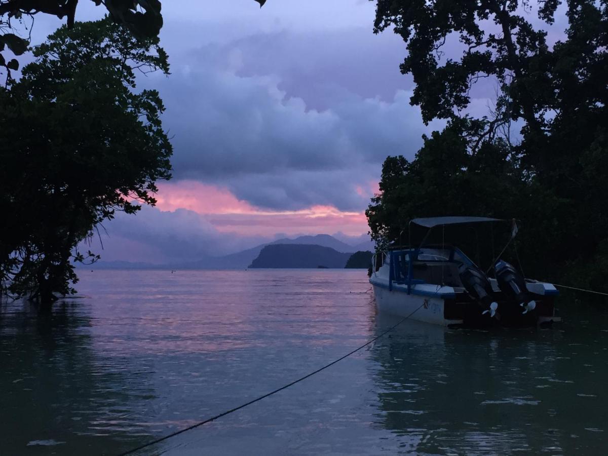 Nomad Divers Bangka Likupang Exteriör bild
